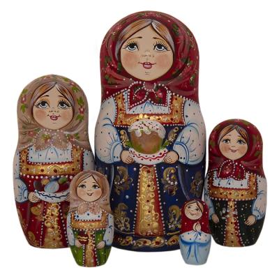 пасхальная матрешка девушка с куличом