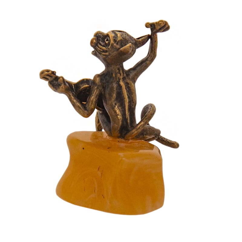 Фото - Фигурка на молочном янтаре Кот с гитарой 4 х 2 см