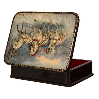 Фото - Шкатулка лаковая миниатюра "Зимняя тройка" 11 х 7,5 см