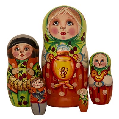 авторская матрешка Маруся с самоваром