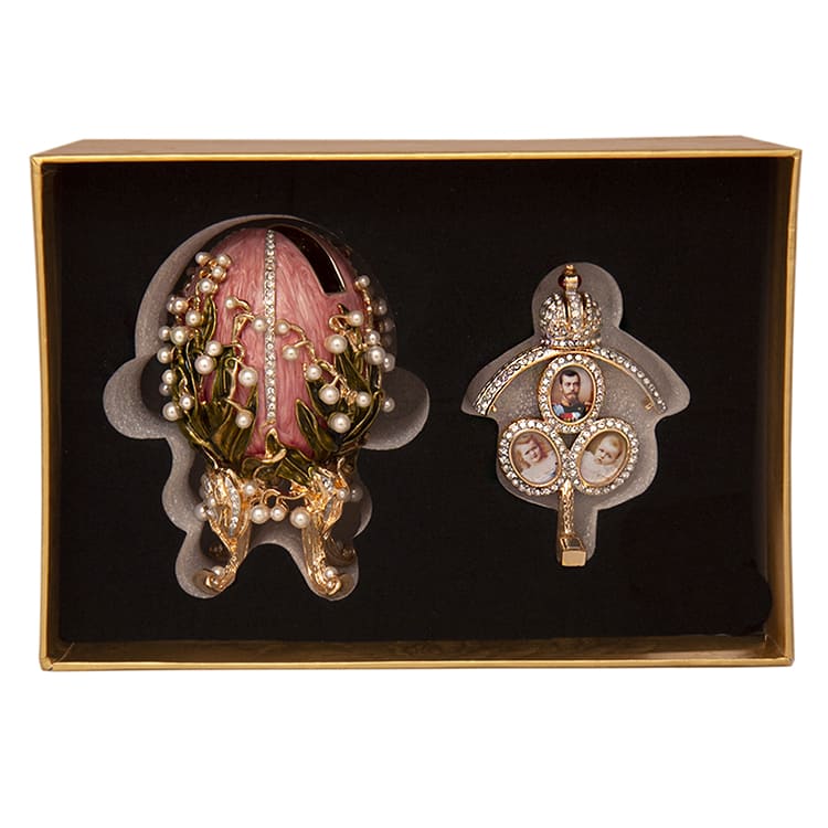 Фото - Пасхальное яйцо Фаберже Ландыш розовый с портретами 11  см