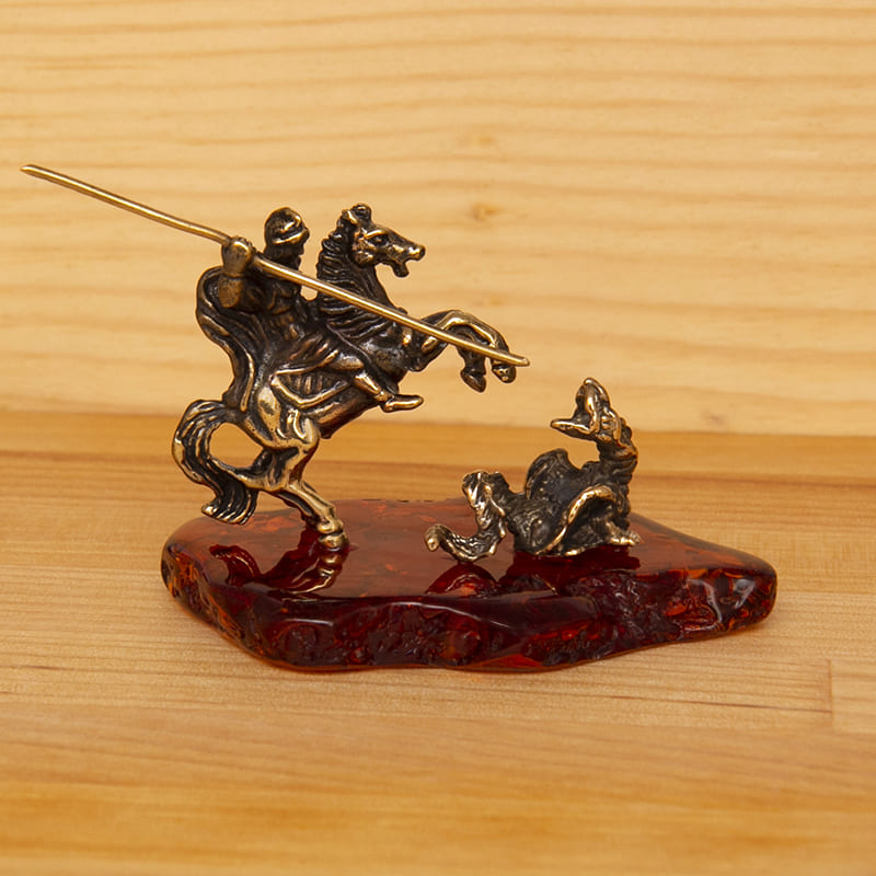 Фото - Статуэтка на янтаре Святой Георгий Победоносец 6 х 4 см
