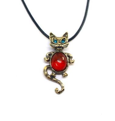 Фото - Подвеска с натуральным янтарем и стразами Кошечка 4 х 2 см