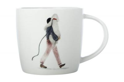 Кружка фарфоровая Пудель на прогулке 400 мл