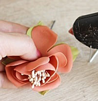 Вставляем тычинки Вставляем тычинки