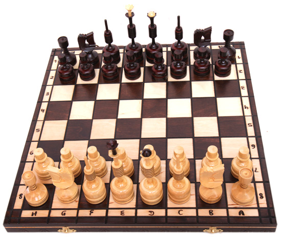 Деревянные резные шахматы