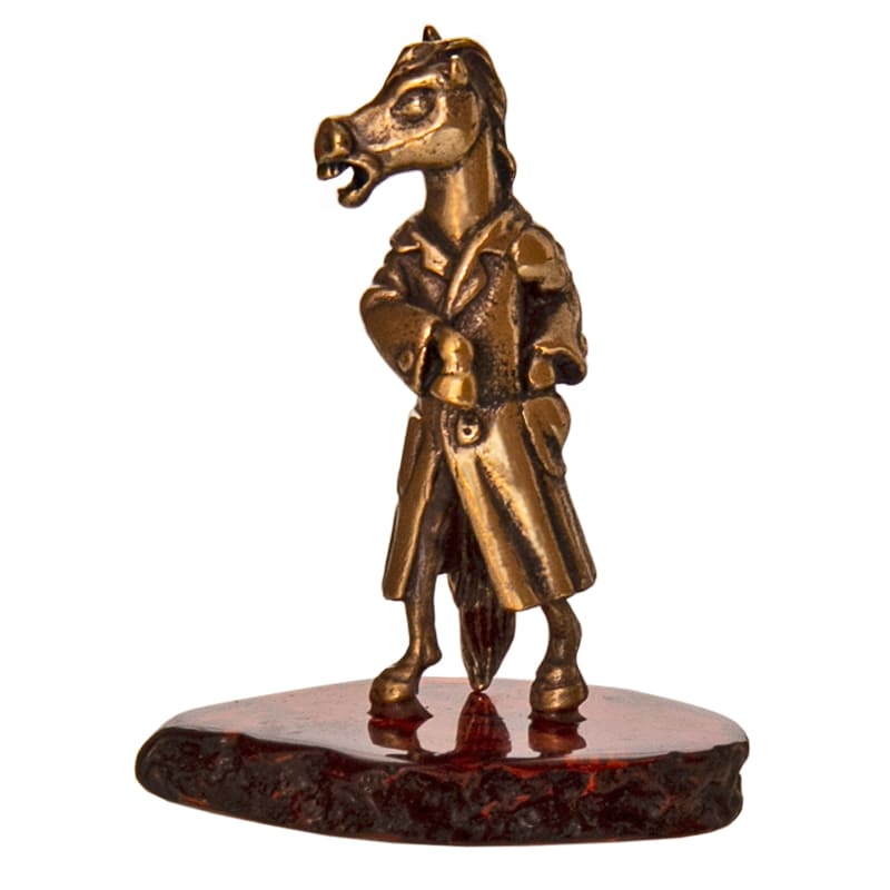 Фото - Фигурка на натуральном янтаре Конь в пальто 5,5 х 4 см Фото - Фигурка на натуральном янтаре Конь в пальто 5,5 х 4 см